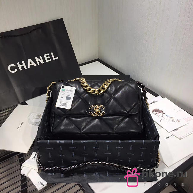 Chanel 19 Black Lambskin Handbag 26x16x9cm - 1