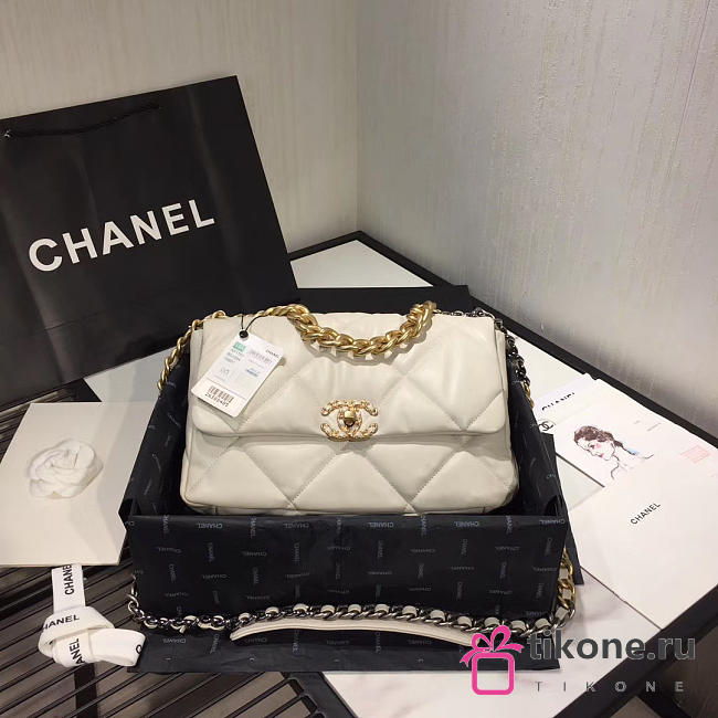 Chanel 19 Beige Lambskin Handbag - 26×16×9cm - 1