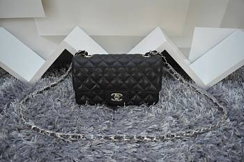 CHANEL FLAP BAG LAMBSKIN 22CM 021