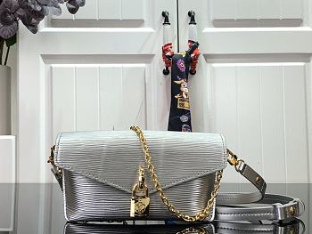 Louis Vuitton PADLOCK ON STRAP BAG M80819