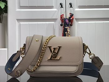 Louis Vuitton LOCKME TENDER M58557 02