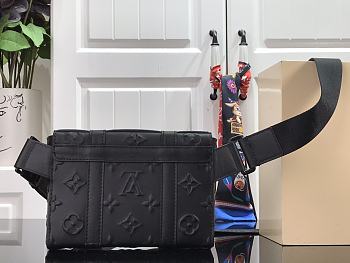 Louis Vuitton TRUNK MESSENGER