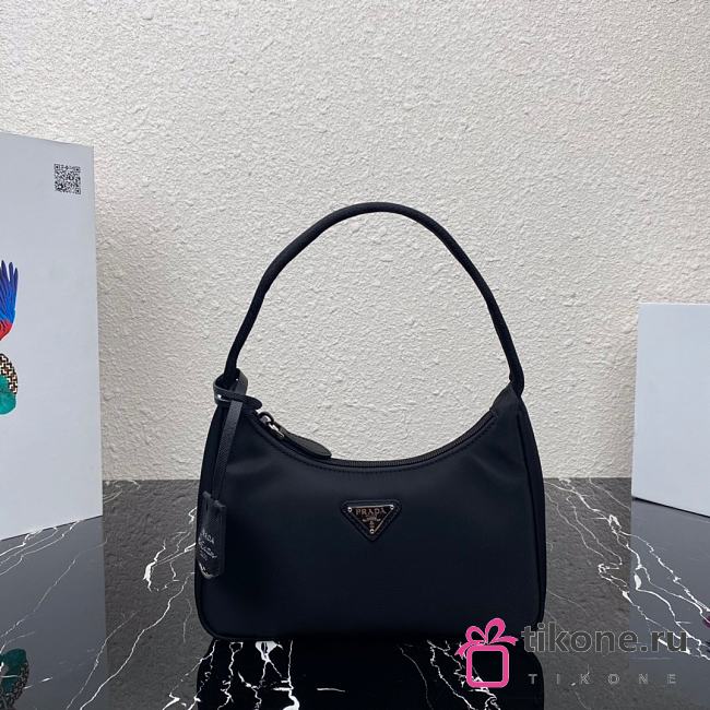 Prada Re-edition 2005 Re Nylon Bag 01 - 1