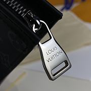 LOUIS VUITTON POCHETTE VOYAGE MM - 6