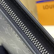 LOUIS VUITTON POCHETTE VOYAGE MM - 3