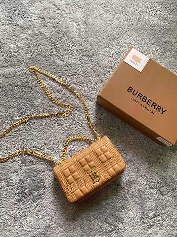 BURBERRY Lola Bag 02