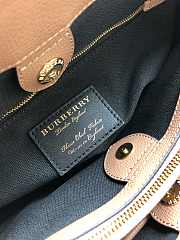 Burberry The Medium Banner In Leather And House Check 08 - 2