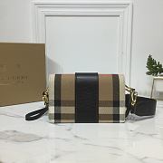 BURBERRY THE BUCKLE 02 - 5