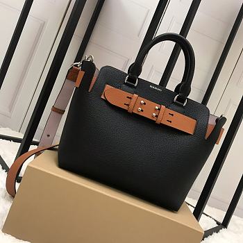 BURBERRY THE BELT BAG 01