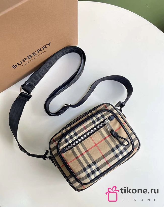 BURBERRY  SHOULDER BAG  121124A - 1