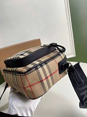 BURBERRY  SHOULDER BAG  121124A - 3