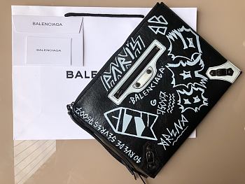 Balenciaga Graffiti Classic Clutch Bag 02