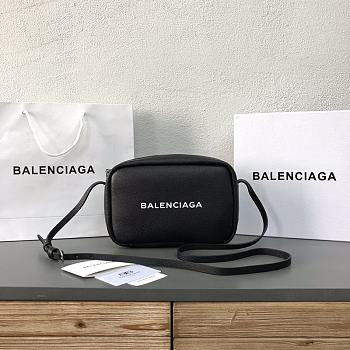 Balenciaga Lager Camera Bag 02