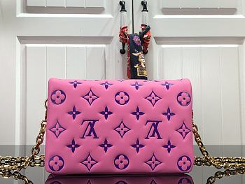 LOUIS VUITTON POCHETTE COUSSIN 01