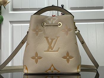 LOUIS VUITTON NEONOE BB M45716 02