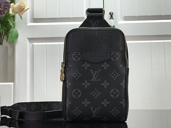 LOUIS VUITTON OUTDOOR SLINGBAG 