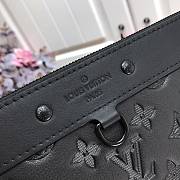 LOUIS VUITTON DISCOVERY POCHETTE GM - 4