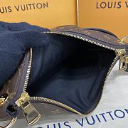 LOUIS VUITTON ODEON MM 02 - 5