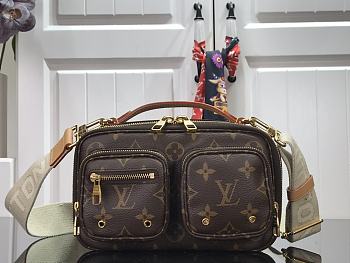 LOUIS VUITTON UTILITY CROSSBODY 01