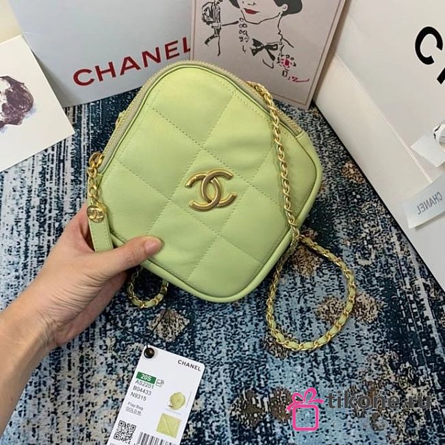 Chanel Small Light Green Diamond Bag - 20×20×5cm - 1