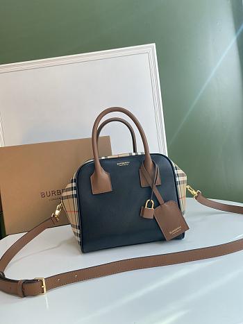 BURBERRY Cube Bag 04