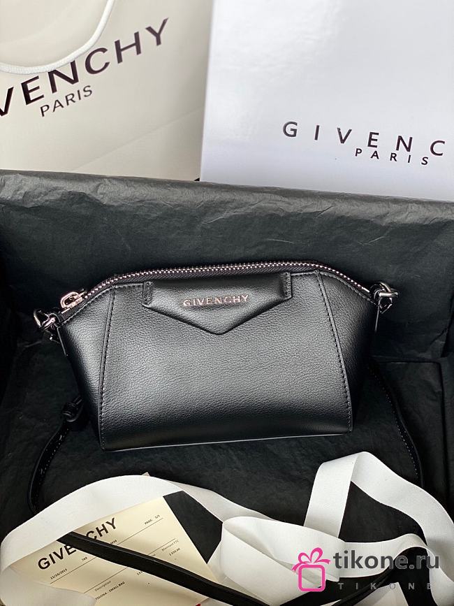 GIVENCHY NANO ANTIGONA 02 - 1