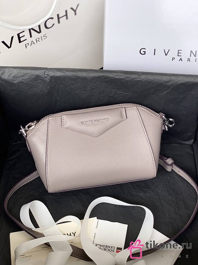 GIVENCHY NANO ANTIGONA 08 - 1