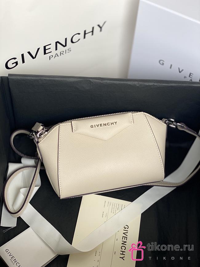 GIVENCHY NANO ANTIGONA 09 - 1