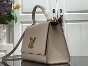 Louis Vuitton TWIST MM 04 21CM - 4