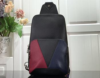 LOUIS VUITTON AVENUE SLING BAG