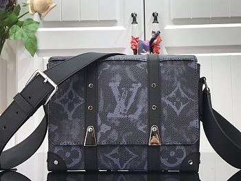 LOUIS VUITTON TRUNK MESSENGER M57271