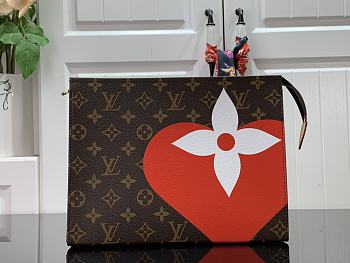 LOUIS VUITTON  GAME ON TOILETRY POUCH
