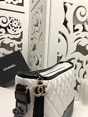 Chanel Gabrielle White/Black Handbag - 28×21×9cm - 3