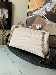 Louis Vuitton Wave V-shaped Quilted Chain Bag White M58552  - 5