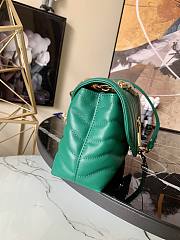 Louis Vuitton Wave V-shaped Quilted Chain Bag Green M58552 - 6