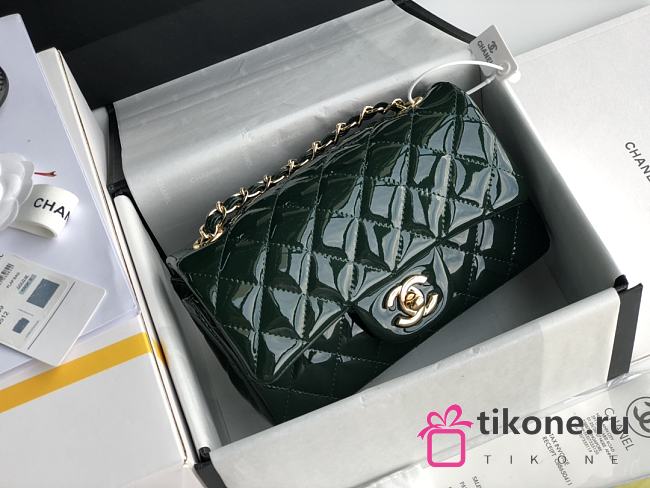 Chanel Quilted Patent Leather Classic New Mini Flap Bag Light Green With Gold Hardware – 1116 – 20 cm - 1