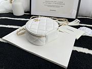 Chanel Round Classic Chain Clutch White – 12 cm - 6