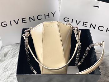 Givenchy Antigona Accessoories Chain Bag Beige – 20x10x8.5 cm