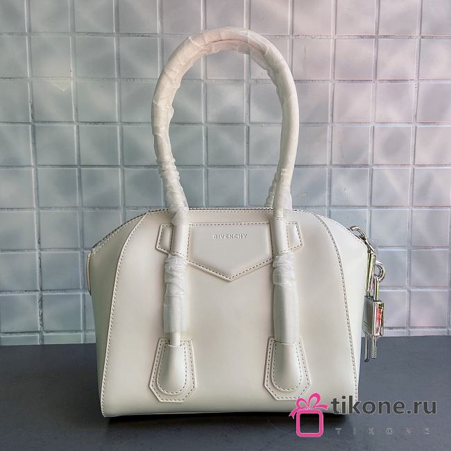 Givenchy Classic Antigona Accessories Lock Bag White – 23x19x13 cm - 1