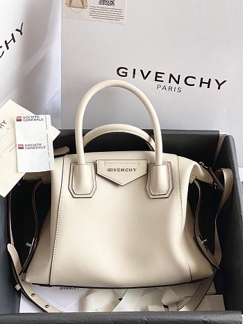 Givenchy Antigona Soft Bag In Leather White – 30x8x25 cm
