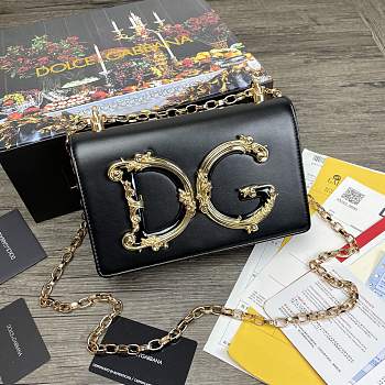 Dolce & Gabbana Girls Shoulder Bag In Napa Leather Black – 21x5x13.5 cm
