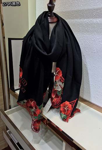 Gucci Heavy-Duty Flower Black – 2795 - 200x70 cm
