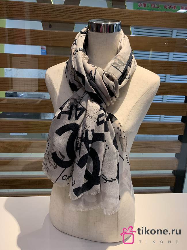 Chanel 100% Water-Soluble Cashmere Scarf White – 100×200 cm - 1