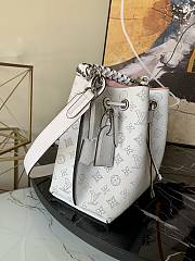 Louis Vuitton Muria Bucket Bag White – M55800 – 25.0 x 25.0 x 20.0 cm - 2