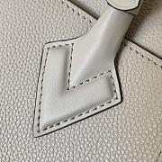 Louis Vuitton ON MY SIDE Handbag White – M57728 – 25 x 20 x 12 cm - 5