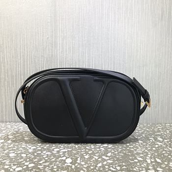Valentino Garavani VLOGO Leather Camera Bag Black – 2500# – 25x15.5x6cm