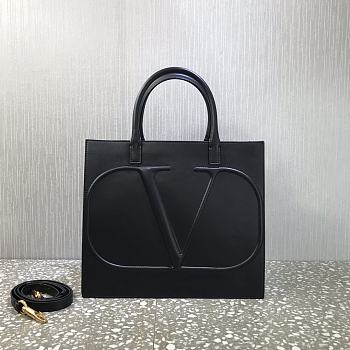 Valentino Garavani VLOGO Walk Calfskin Tote Bag Black – 2200L – 31x27x16cm