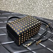 Valentino Garavani Rockstud Alcove All-over Rivet Gold Metal Fittings Grained Calfskin Black Box Bag – 0054B# – 19x12x8cm - 2