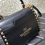 Valentino Garavani Rockstud Alcove Small Grained Calfskin Handbag Embellished Leather Pendant Black – 0046# – 22x17x9cm - 6