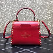 Valentino Garavani Rockstud Alcove Small Grained Calfskin Handbag Embellished Leather Pendant Red – 0046# – 22x17x9cm - 5